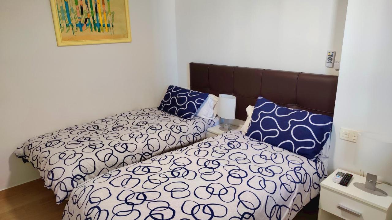 Beachfront -- New Luxury Apartment -- 1ª Linea Playa -- Fuengirola City Center -- Private Parking -- Panoramic Sea Views -- מראה חיצוני תמונה