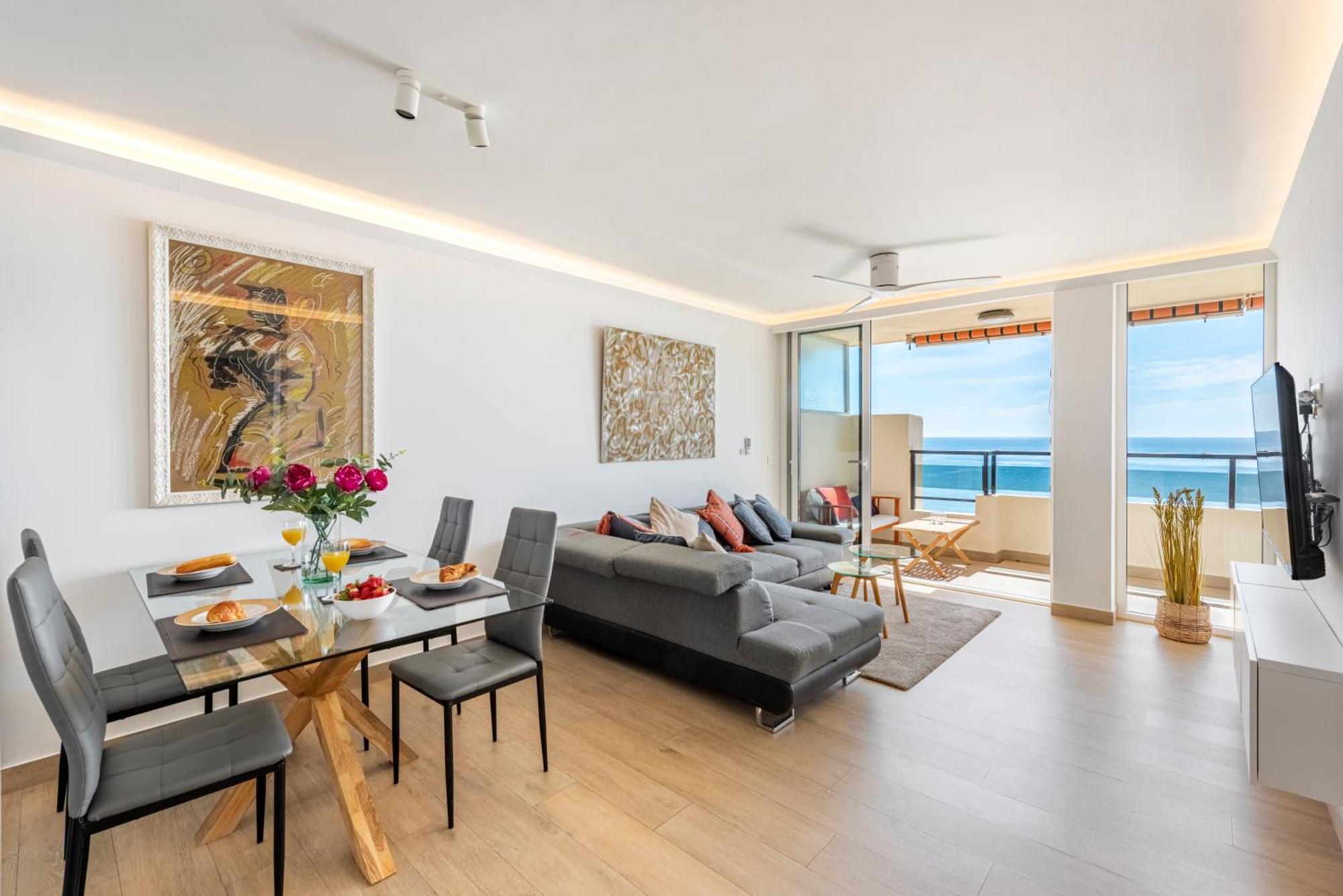 Beachfront -- New Luxury Apartment -- 1ª Linea Playa -- Fuengirola City Center -- Private Parking -- Panoramic Sea Views -- מראה חיצוני תמונה