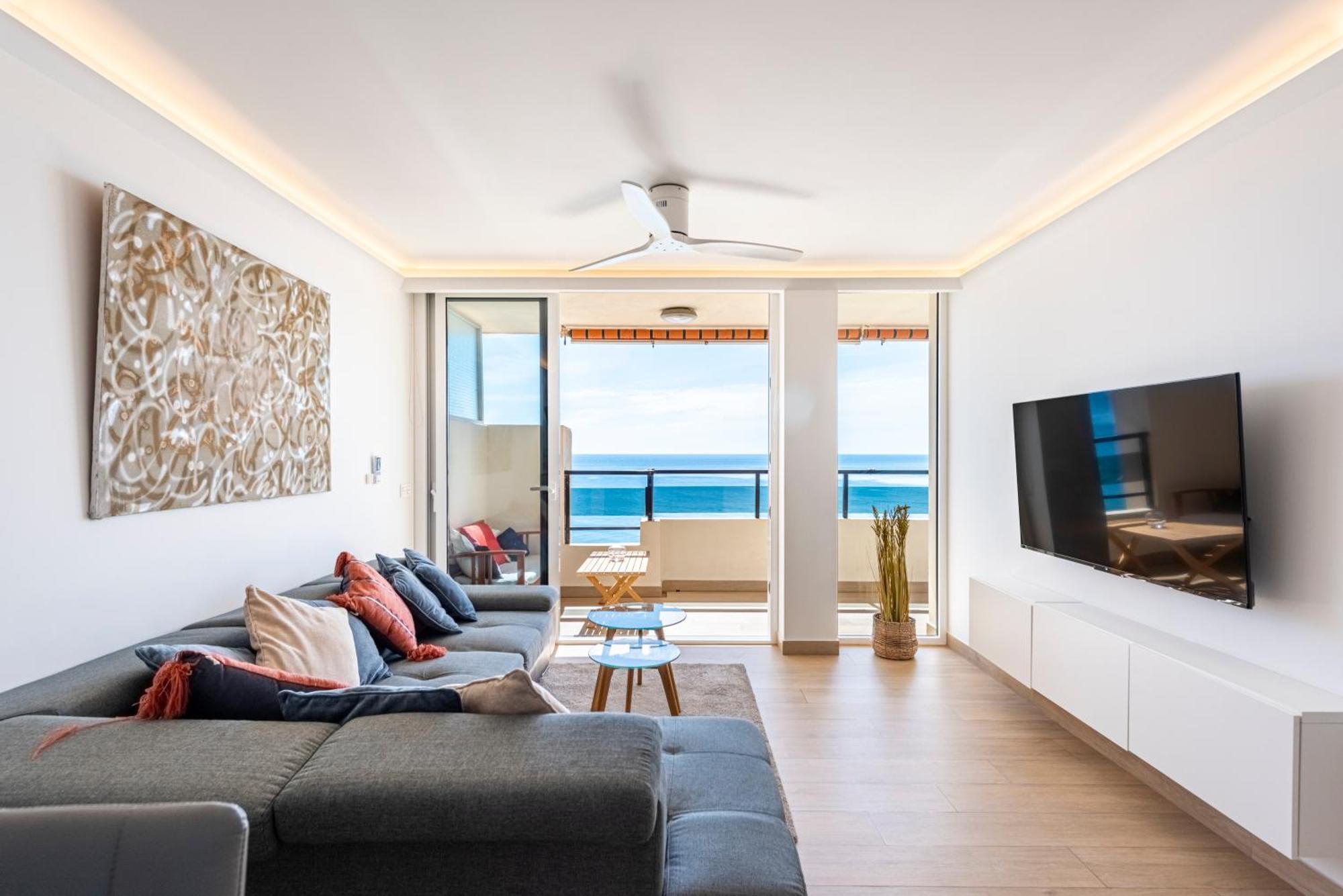 Beachfront -- New Luxury Apartment -- 1ª Linea Playa -- Fuengirola City Center -- Private Parking -- Panoramic Sea Views -- מראה חיצוני תמונה